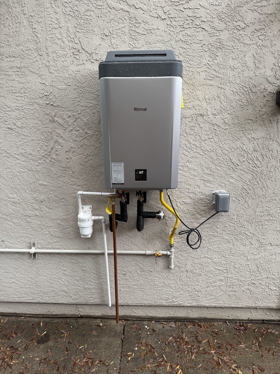 Rinnai tankless water heater installed by Lifeline Rooter